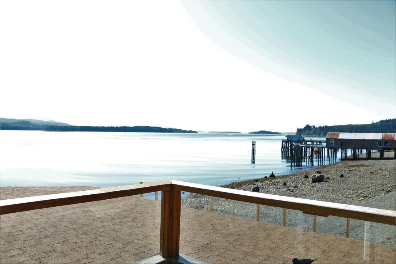 Nimpkish Hotel Alert Bay Rum bild