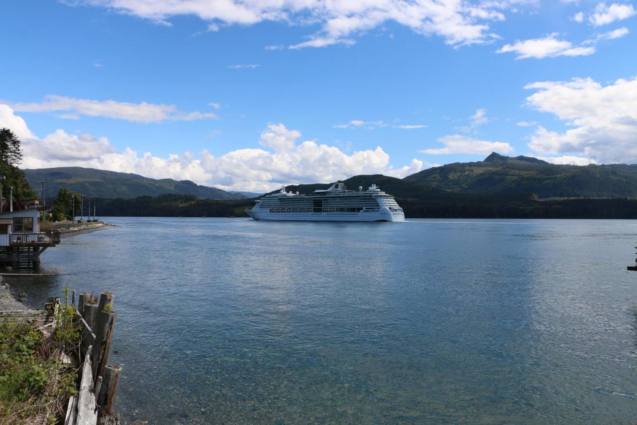 Nimpkish Hotel Alert Bay Exteriör bild
